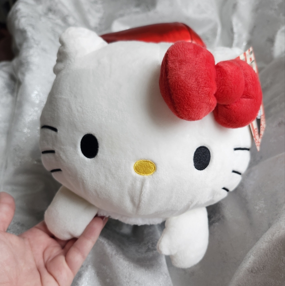 NWT KidRobot Hello Kitty Sushi Roll